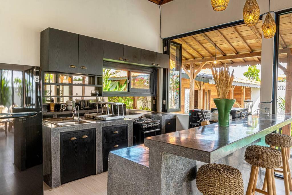 Berawa Canggu Stylish Joglo 3 Bedrooms Private Villa With Private Pool Exteriör bild