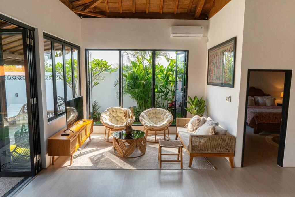 Berawa Canggu Stylish Joglo 3 Bedrooms Private Villa With Private Pool Exteriör bild